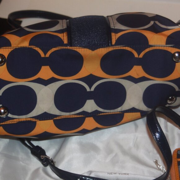 COACH F25184 Linear Stripe Satchel Purse SUPER RARE with Wallet and wristlet - Picture 10 of 10